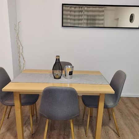 Apartman Simic Lägenhet Osijek Exteriör bild
