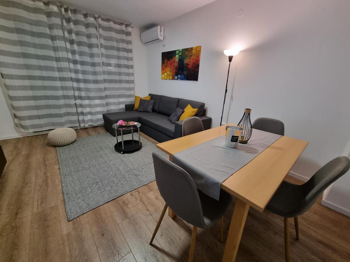 Apartman Simic Lägenhet Osijek Exteriör bild