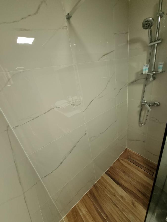 Apartman Simic Lägenhet Osijek Exteriör bild