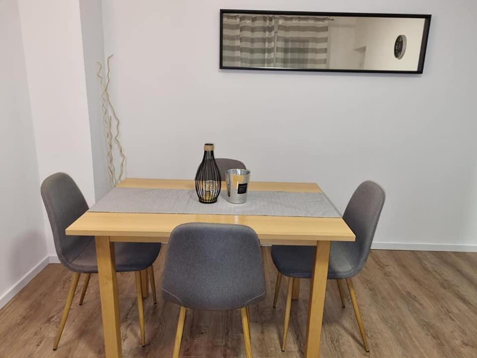 Apartman Simic Lägenhet Osijek Exteriör bild