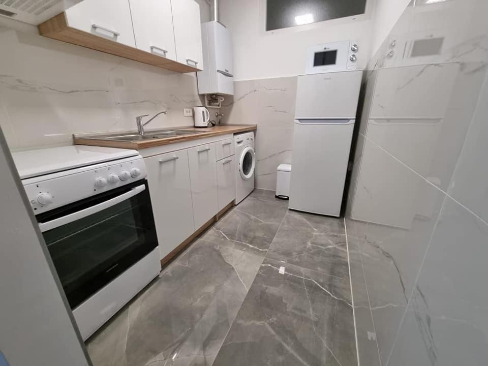Apartman Simic Lägenhet Osijek Exteriör bild